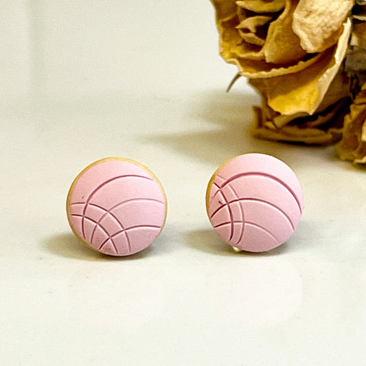 earrings - light pink conchitas